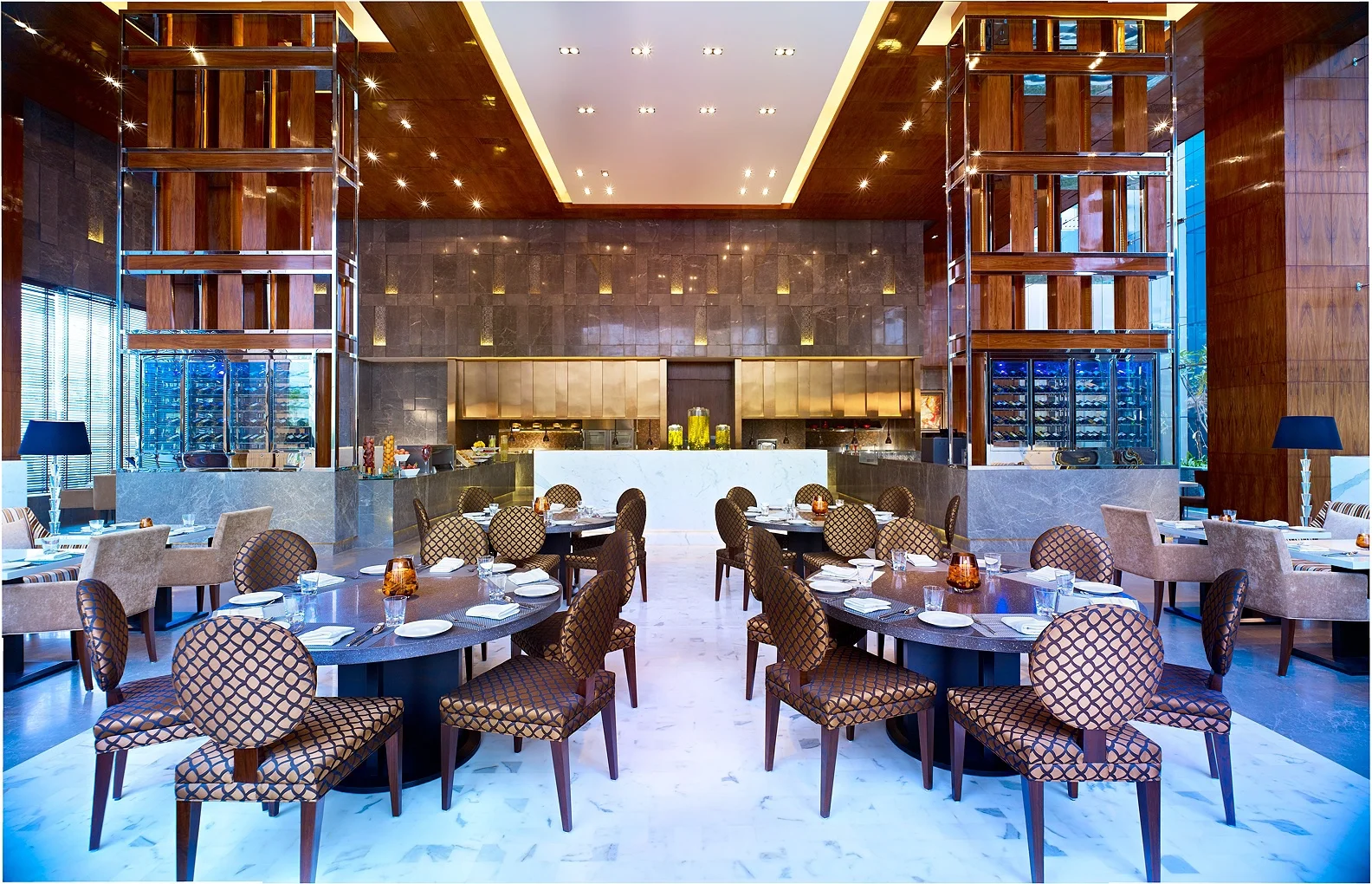 LATITUDE 81 Panorama.jpg