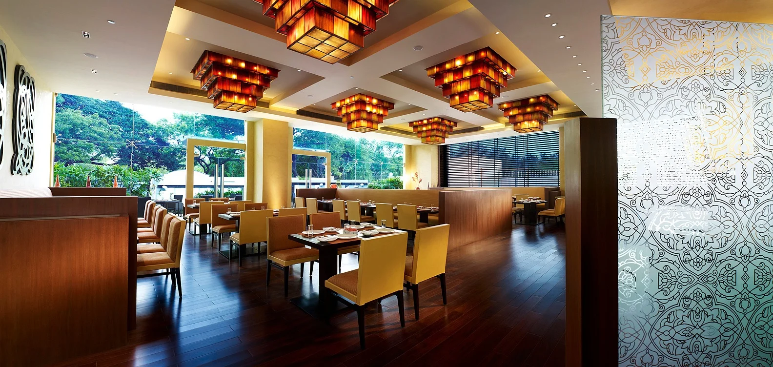 LATITUDE 71 Panorama.jpg