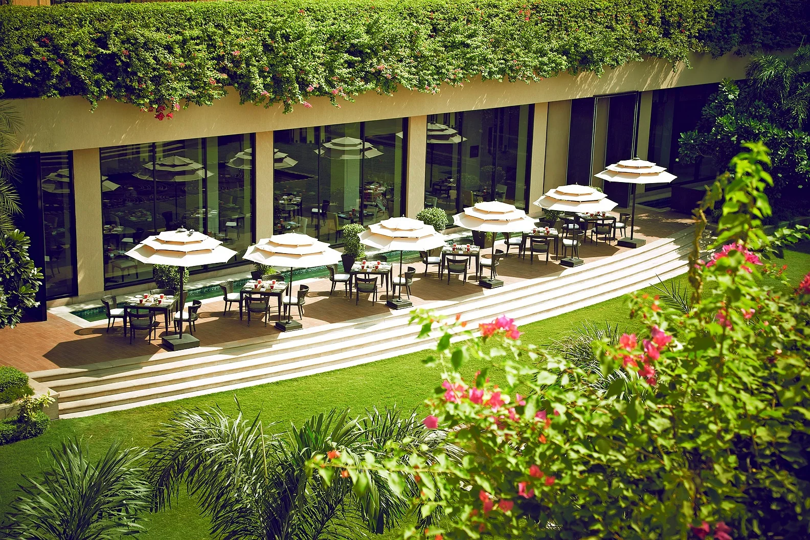 OASIS ALFRESCO 17.jpg