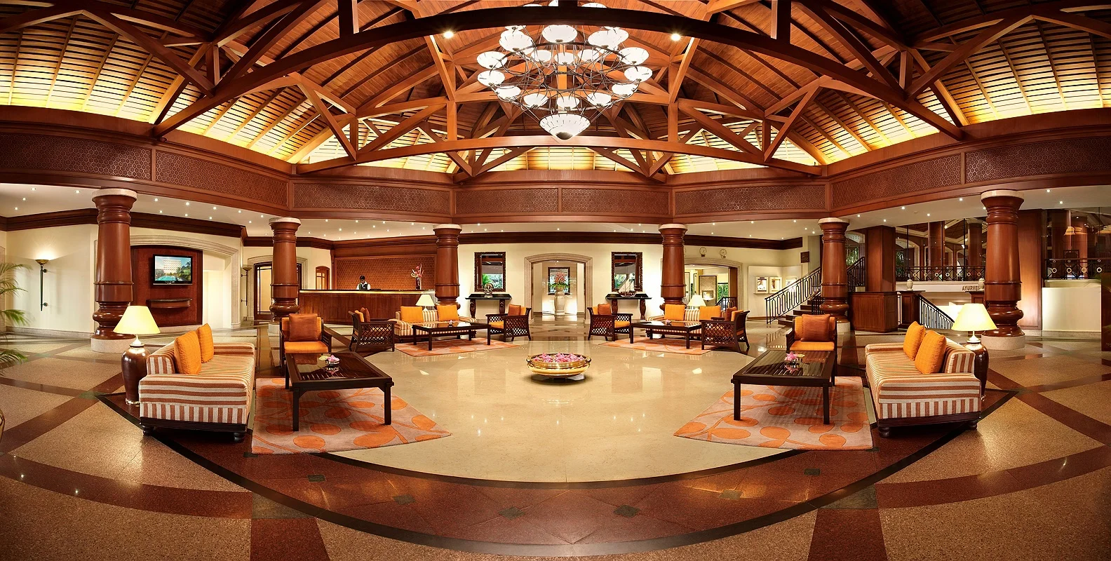 LOBBY 233 Panorama.jpg