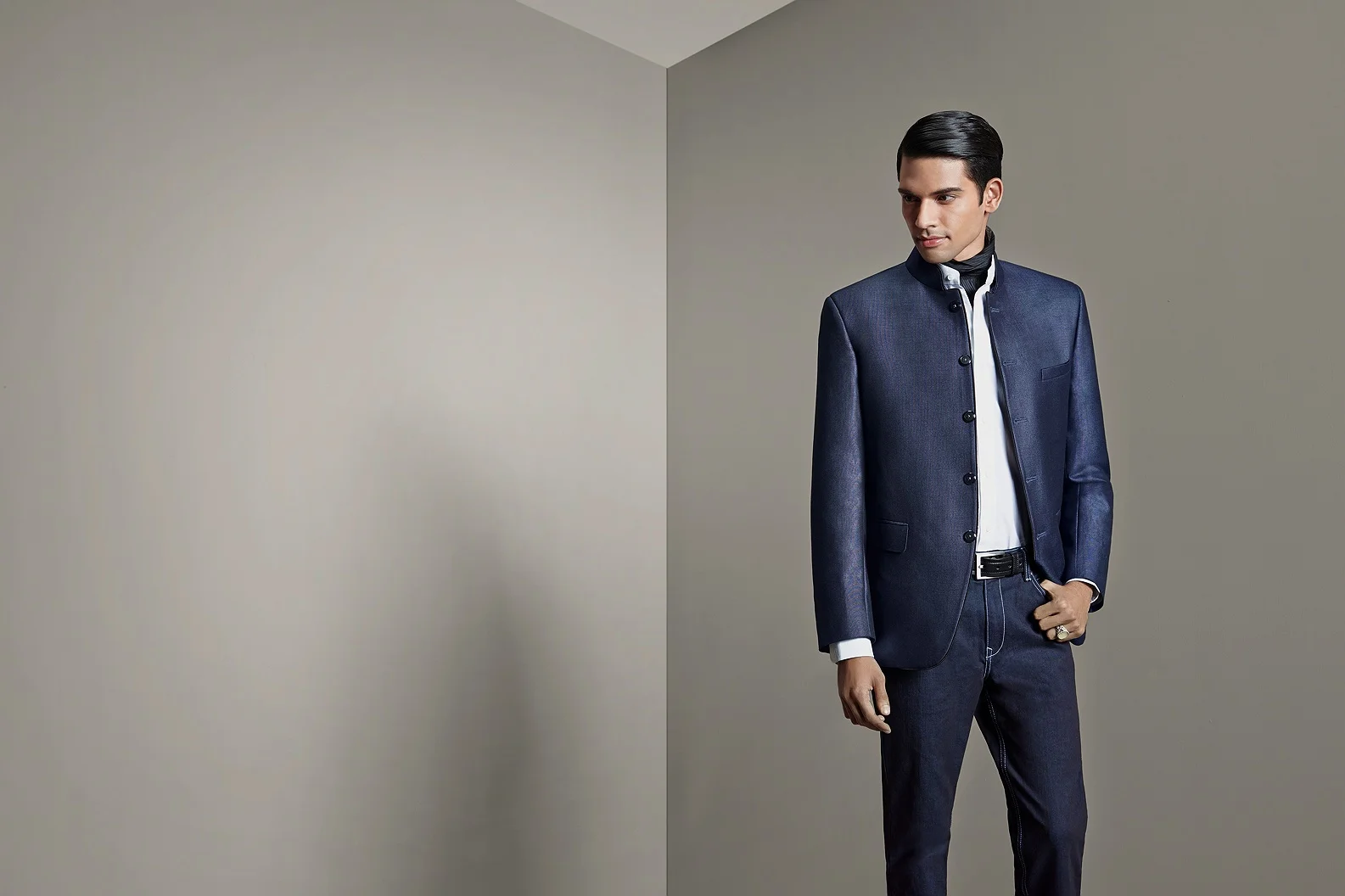 RAYMOND AW 14_0009_AW 3 752193.tif.jpg