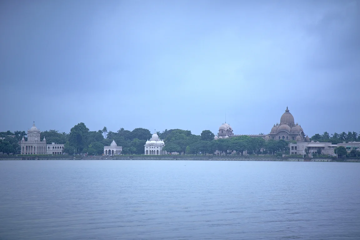 EXPLORE BELUR BOAT 4.jpg