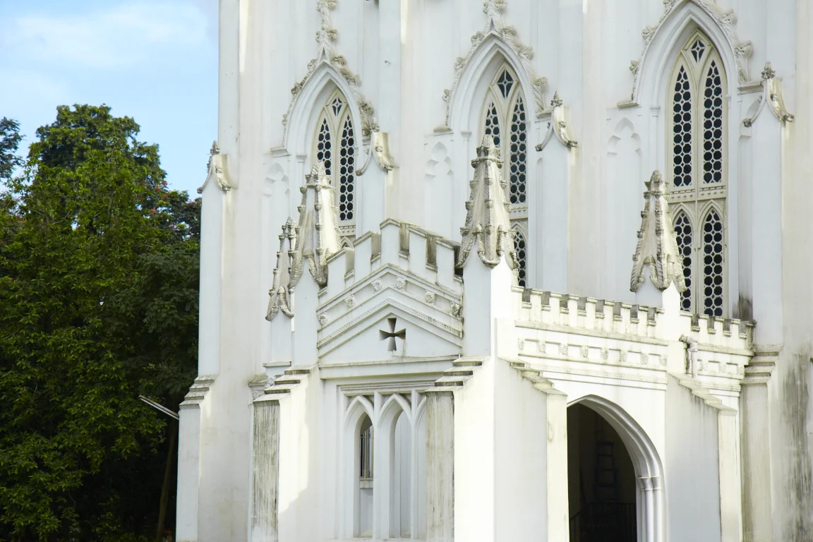 EXPLORE ST PAUL CATH 40.jpg