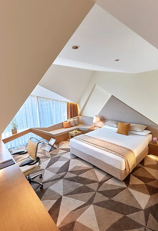 KING ROOM A 135 main.jpg