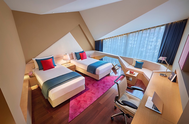 TWIN ROOM A 351 LAPTOP.jpg