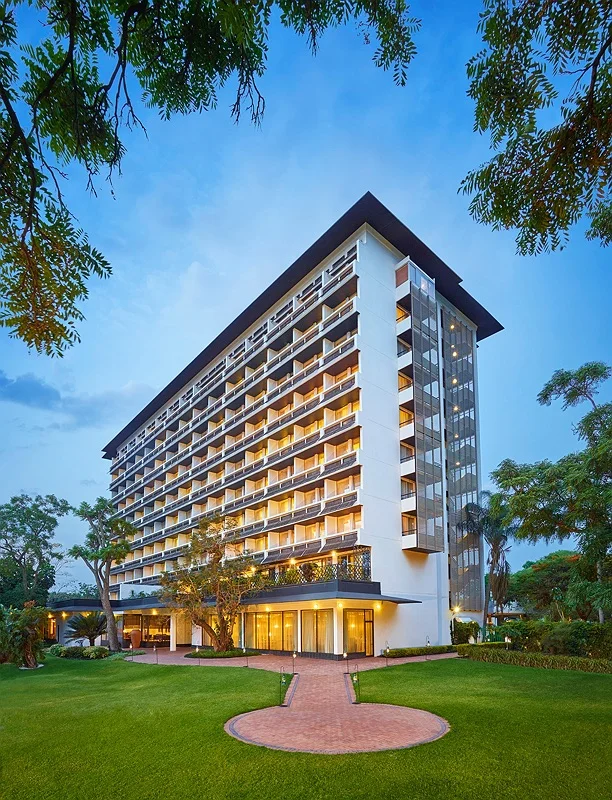 TPL FACADE LAWNS 170 MAIN TWILIGHT.jpg