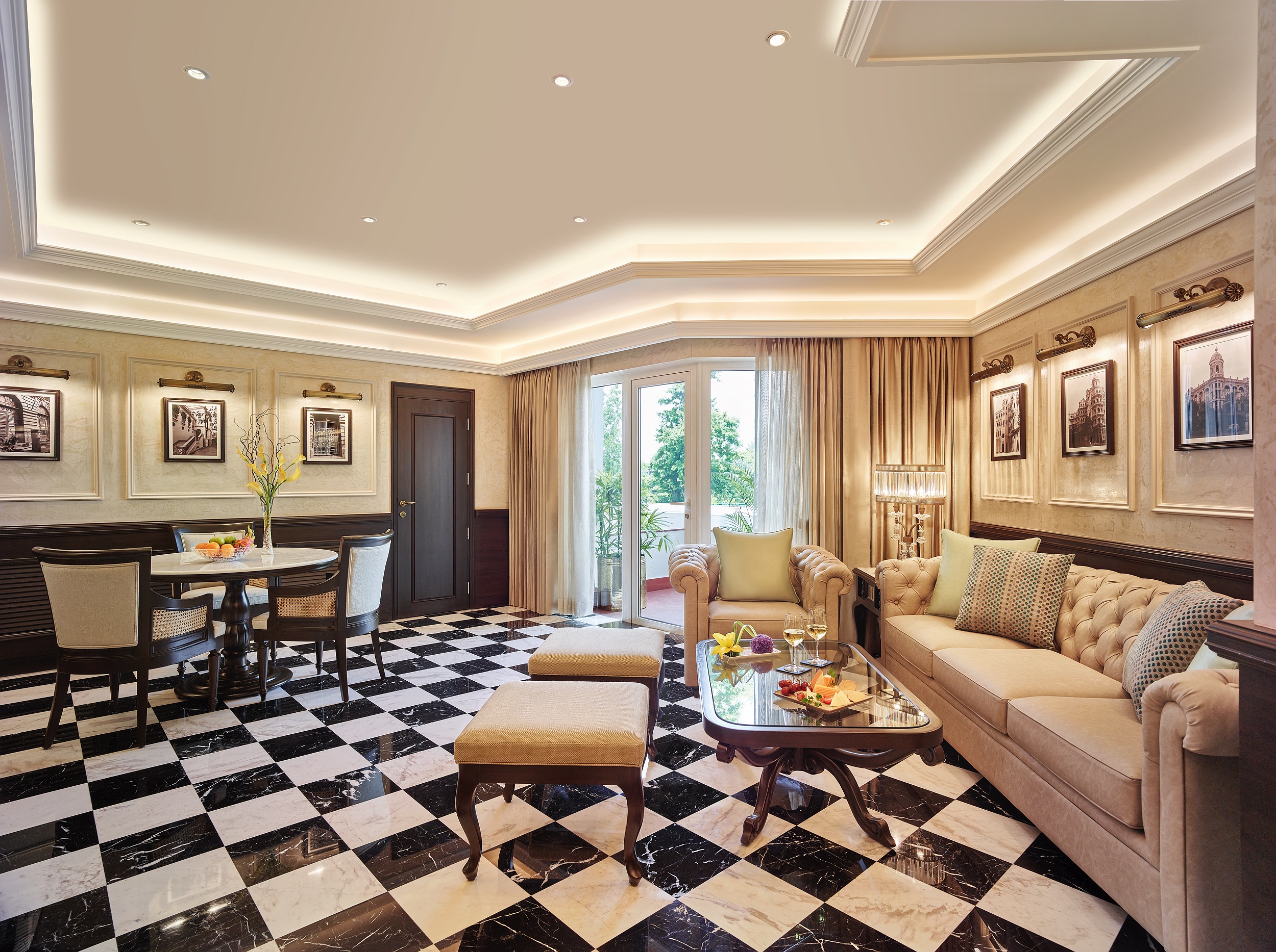 GRAND LUXURY LIVING ROOM 115 77425 Panorama copy.jpg