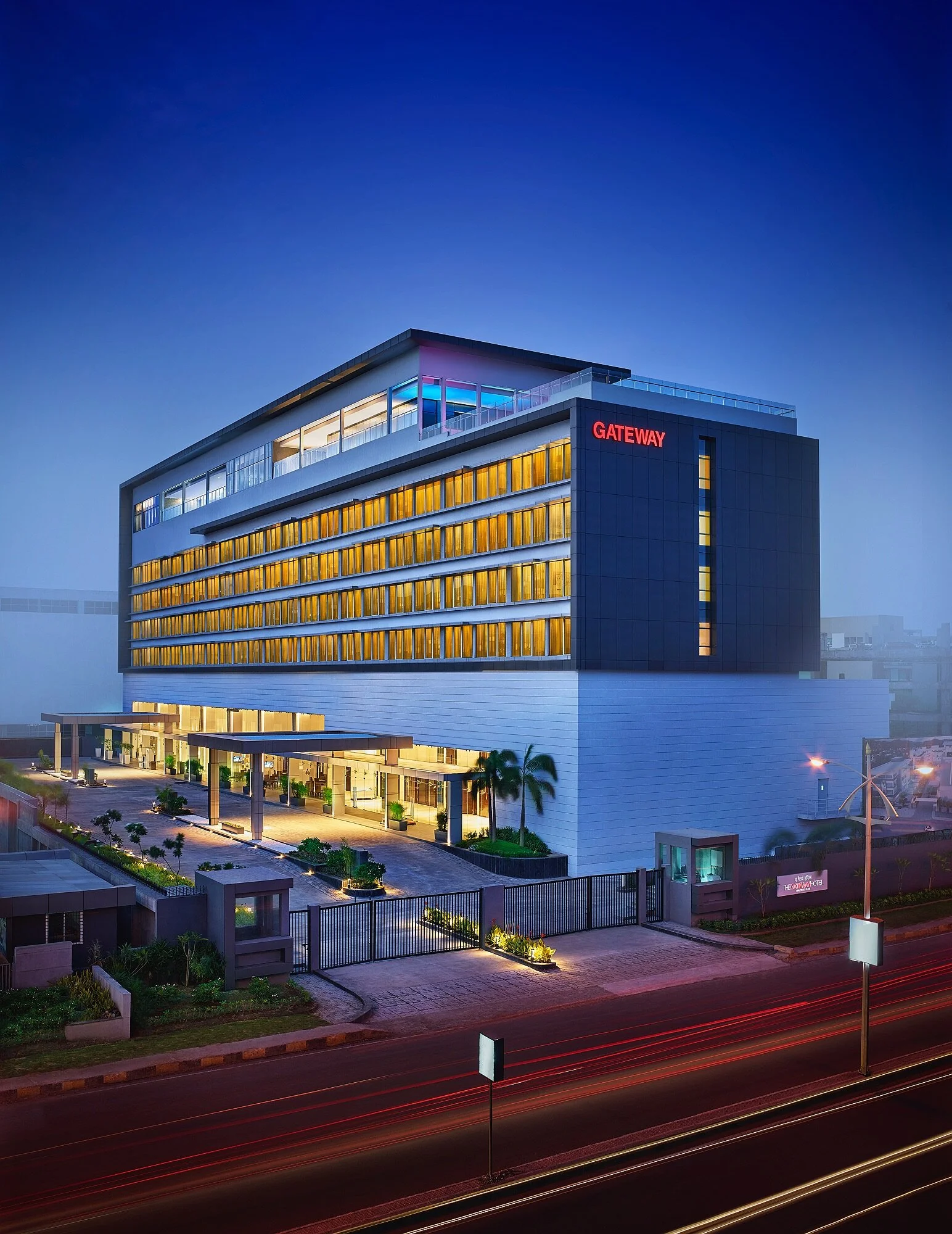 FACADE MAIN ROAD 358 main.jpg