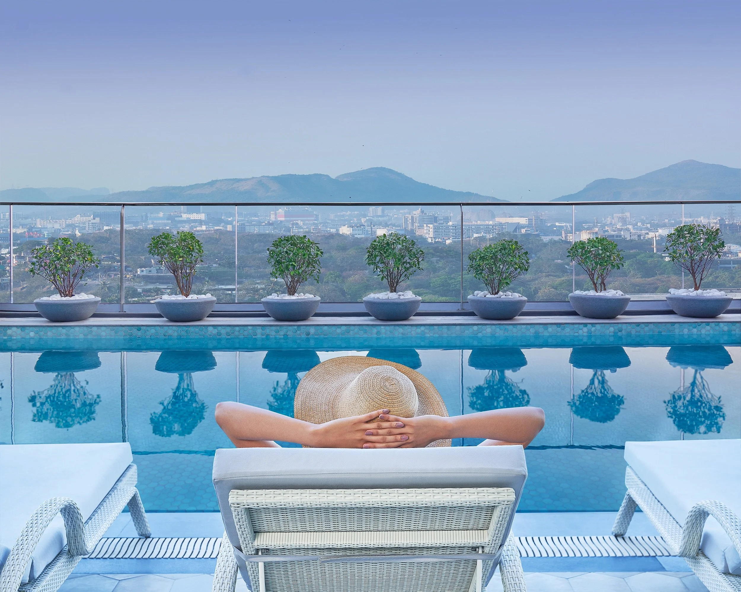 GIRL WITH HAT N VIEW 023.jpg