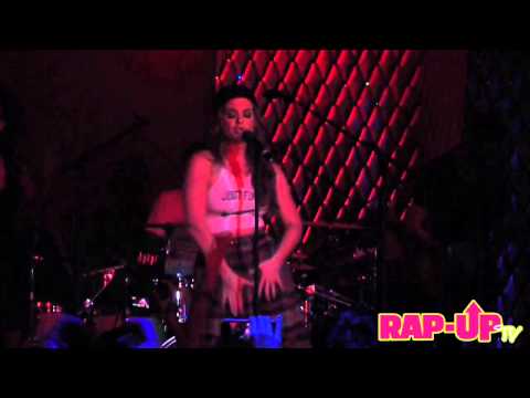 JoJo Covers Aaliyah's 'Rock the Boat'