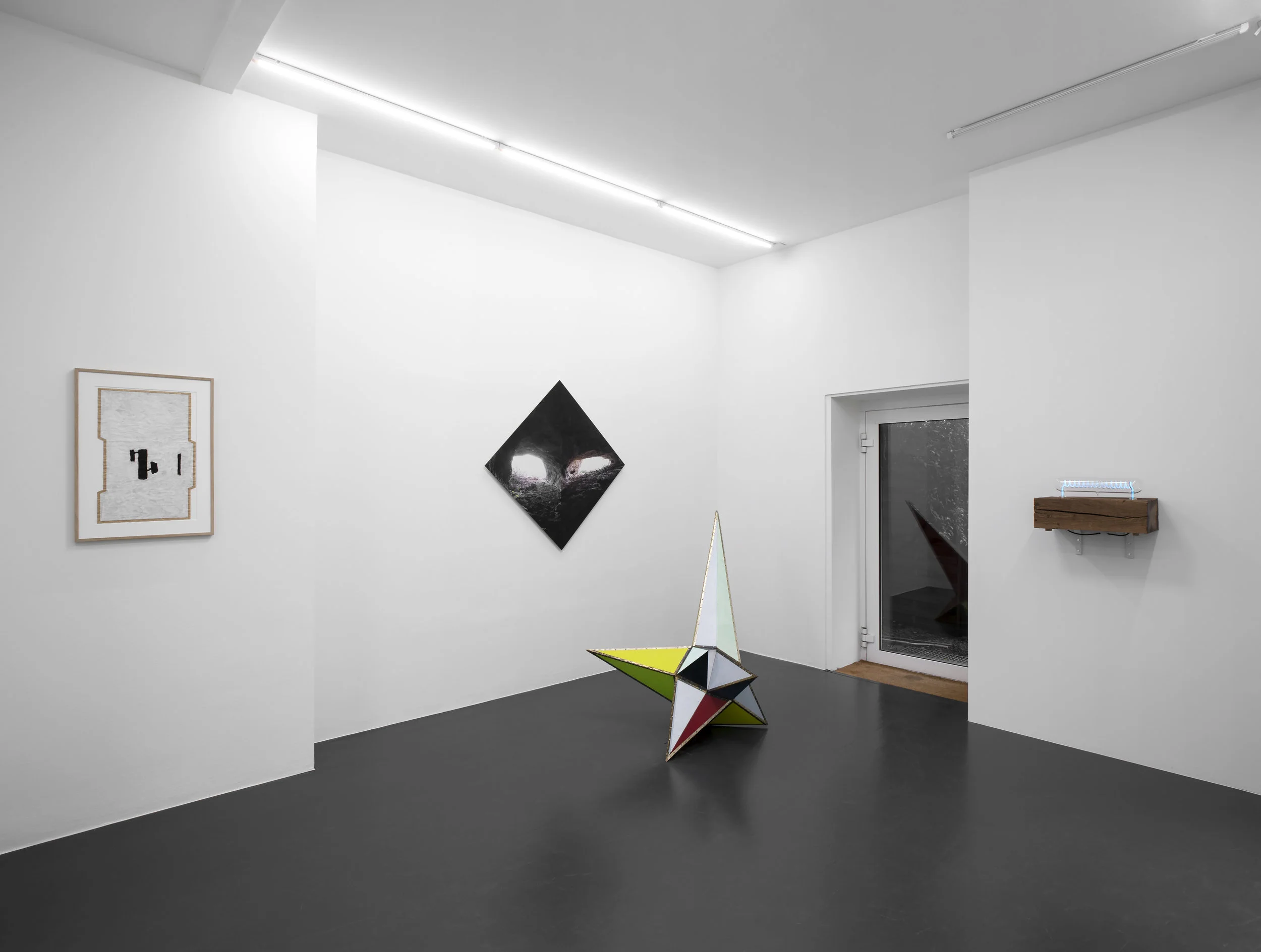 Vue d'exposition, 3 years anniversary group show, 2017