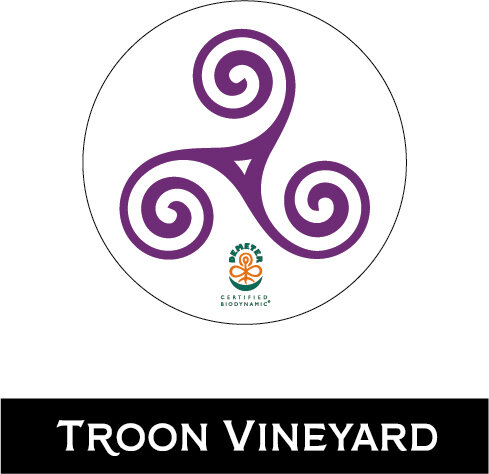 Troon Druids Fluid Red Wine 2020 Fr.jpg
