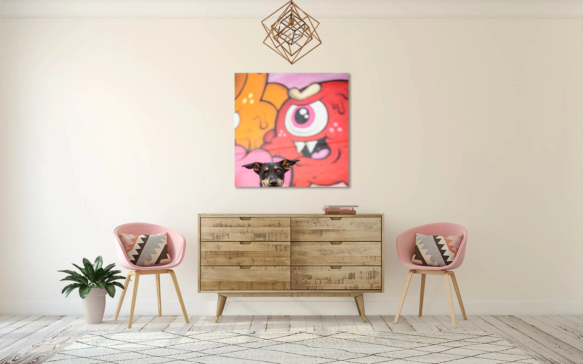 Avec les couleurs de la mural ça fait une oeuvre d'art originale pour la maison!