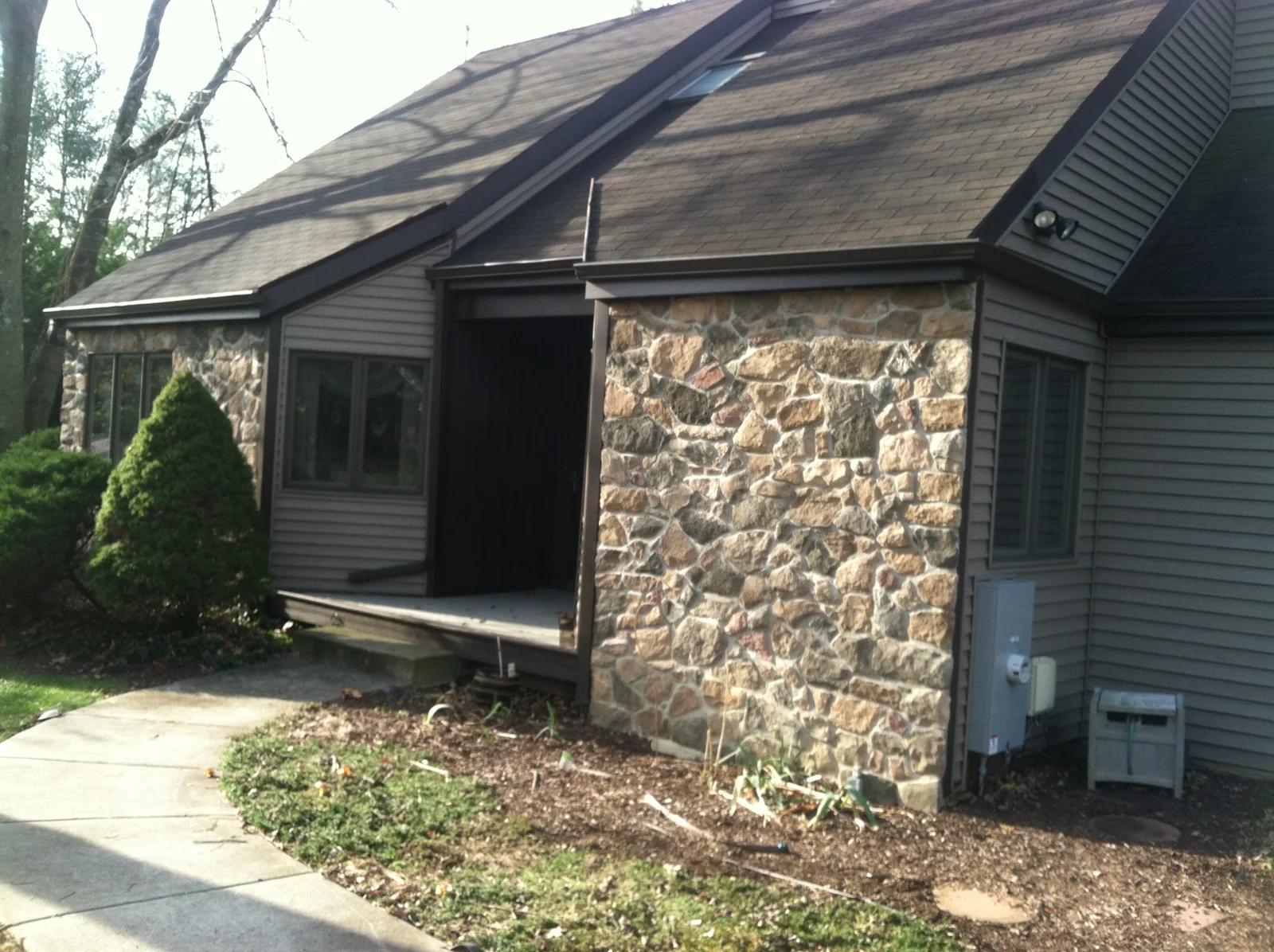 Cultured stone veneer