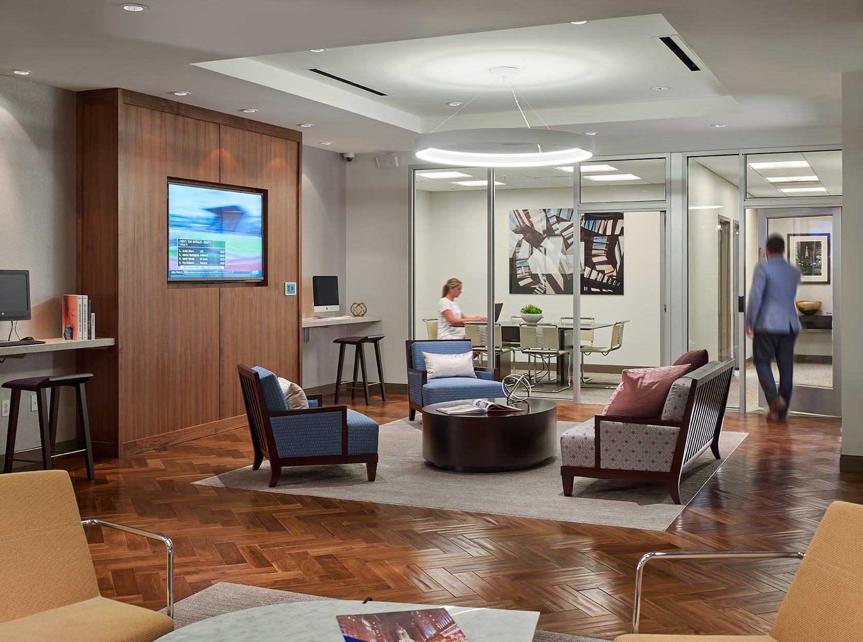 Joe Kitchen is a commercial photographer in New York & Philadelphia that photographs architecture & interiors, hotels & resorts, still life and beverage. Joe regularly travels to Washington DC, Baltimore, Boston and the rest of North America for pr