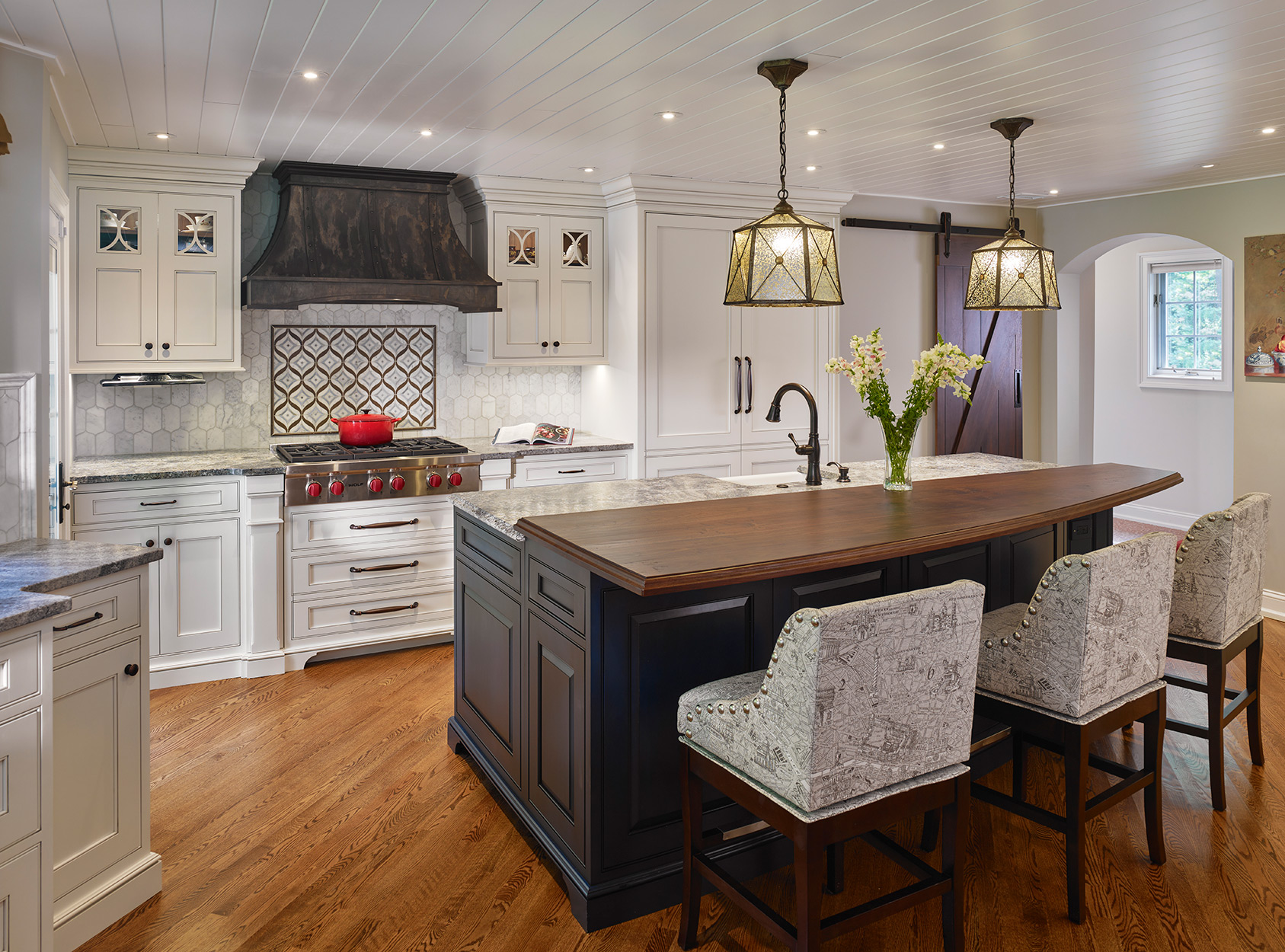 Joe Kitchen is a commercial photographer in New York & Philadelphia that photographs architecture & interiors, hotels & resorts, still life and beverage. Joe regularly travels to Washington DC, Baltimore, Boston and the rest of North America for pr
