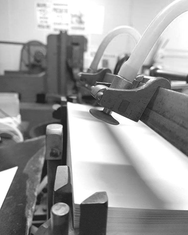 I promise I haven’t stopped making type instruments, it’s just been put on pause for a couple weeks as I’ve been real busy at my 9-5. Here’s a shot of the first time I had to put the sucker feet on my Vertical as the paper was so curled from printing postcards, I couldn’t pick the sheets up to print the backs.
Not that I plan to use them that often, and the factory Miehle suction feeders work fine, but has anyone use the Big Foot feeders and found them worth the investment. Thinking ahead when these rubber feet wear out .
.
.
#letterpress #printing #print #printer #press #printingpress #miehle #miehlevertical