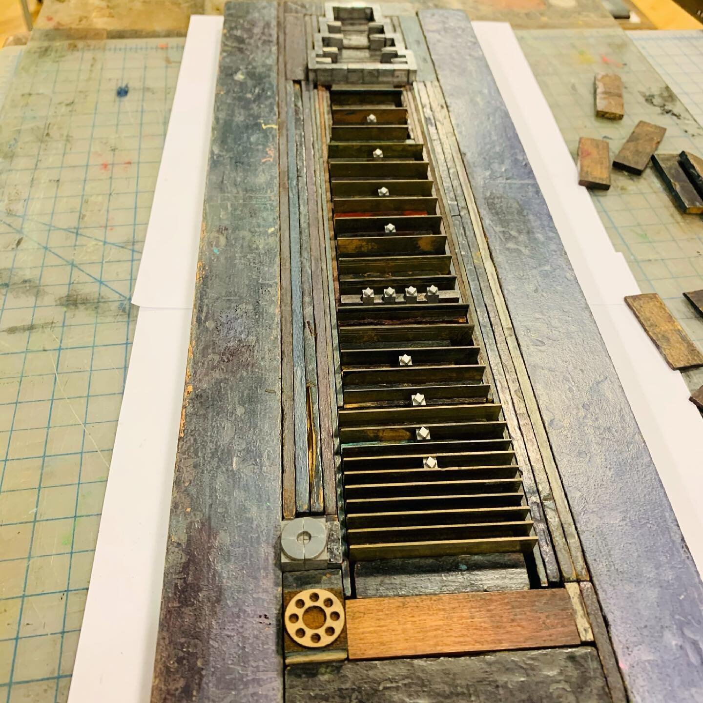 Building fretboards over here today for the next instrument. Putting some thin brass rule to work in the process. 
.
.
.
.
.
.

#letterpress #printmaking #print #printingpress #printer #design #typography #letterpressprinting #printmakersofinstagram 