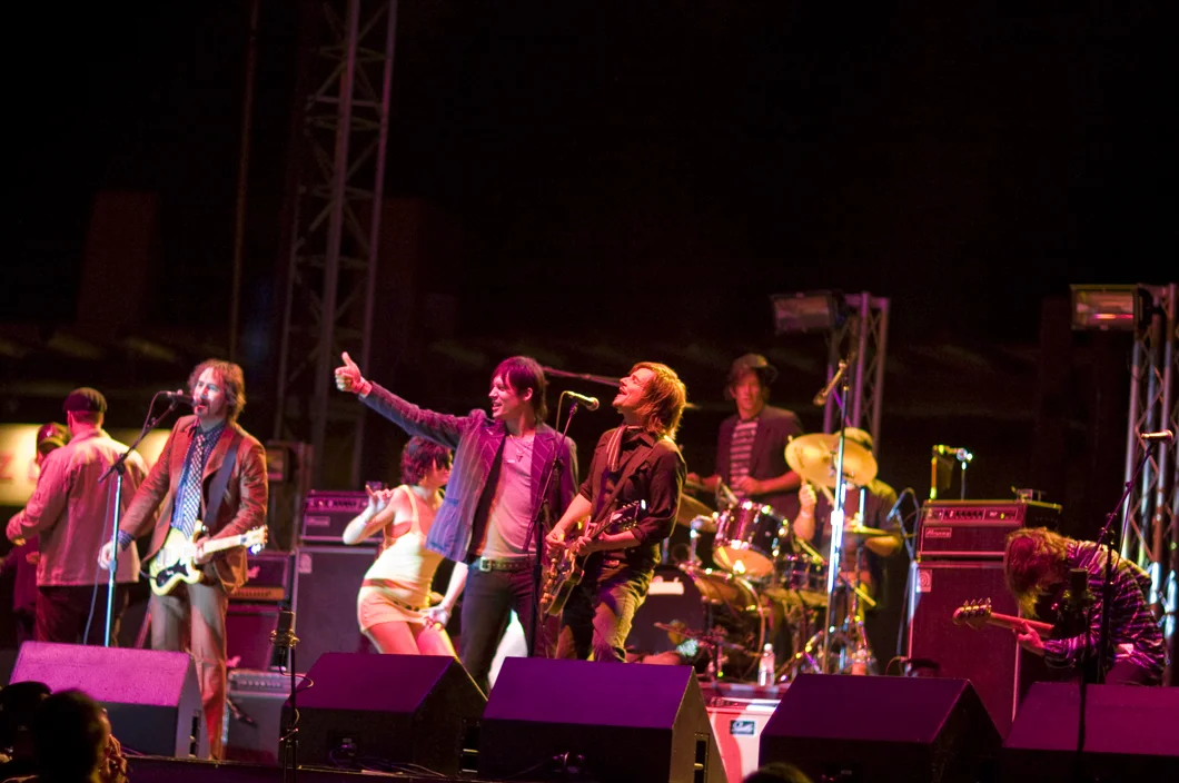 Truckee Brothers enlisting friends and dancers to help them close out the San Diego Music Awards (2007). I think there are members of Reeve Oliver, Switchfoot, Louis XIV and others up there. Photo Jeff Wiant