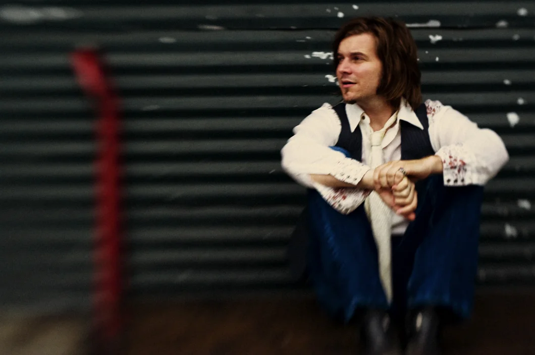 Waiting outside the gig (2007). Photo Jeff Wiant