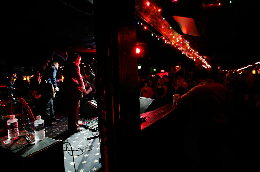 Truckee Brothers first ever gig with Greg Friedman on bass after he faked his way into the band, replacing a revolving cast of bassists. Casbah, Sand Diego, CA (2006). Photo Jeff Wiant