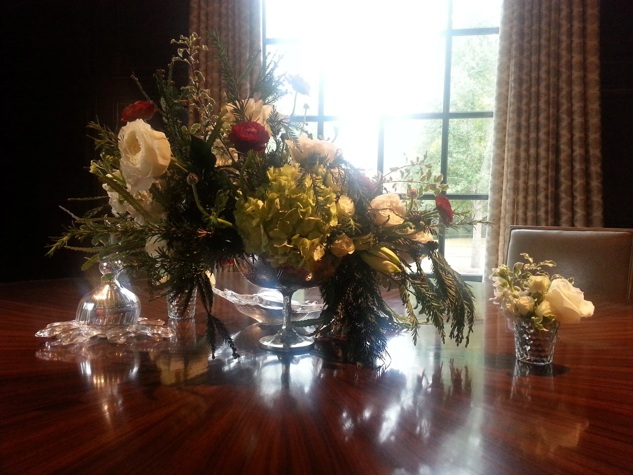 Christmas 2013 Flower Arrangement Dinner.jpg