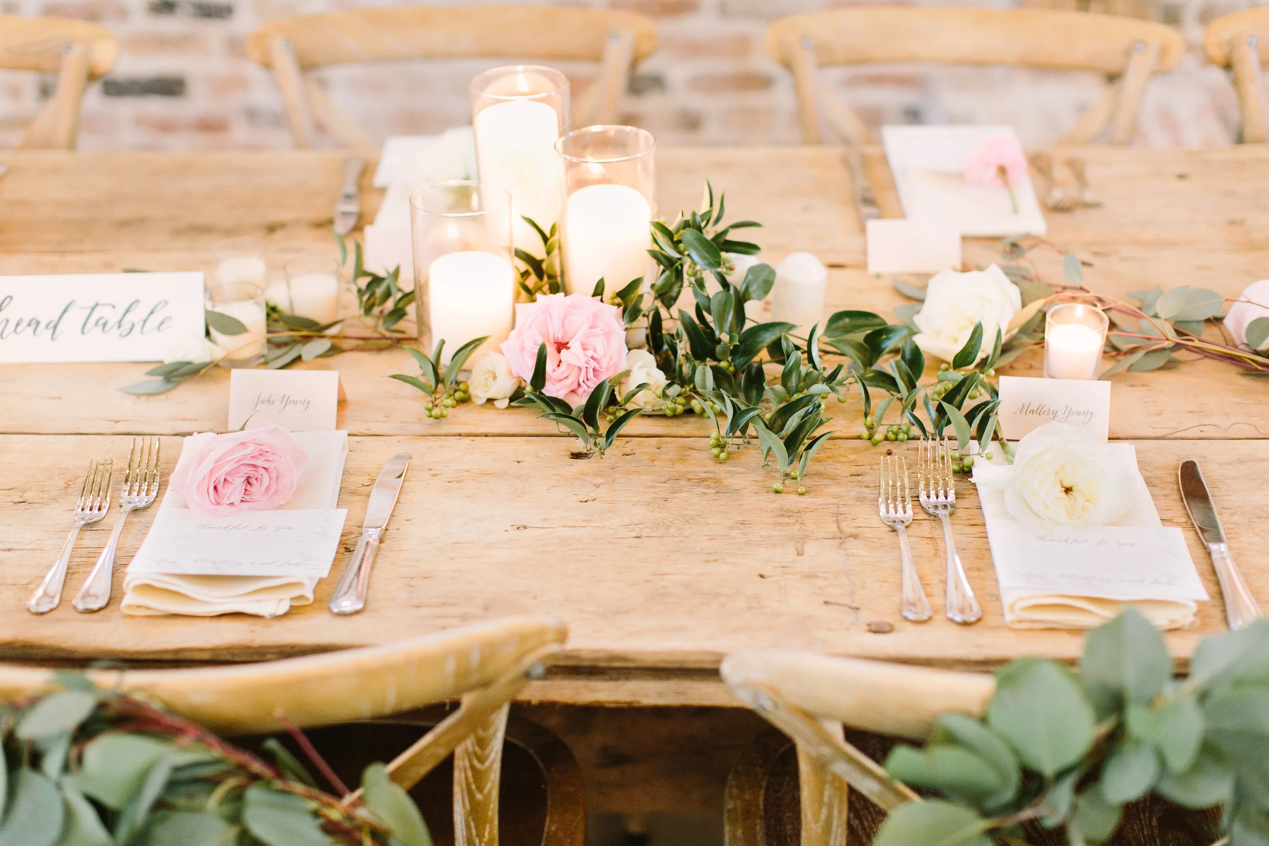 Head Table Details Loose Flowers.JPG