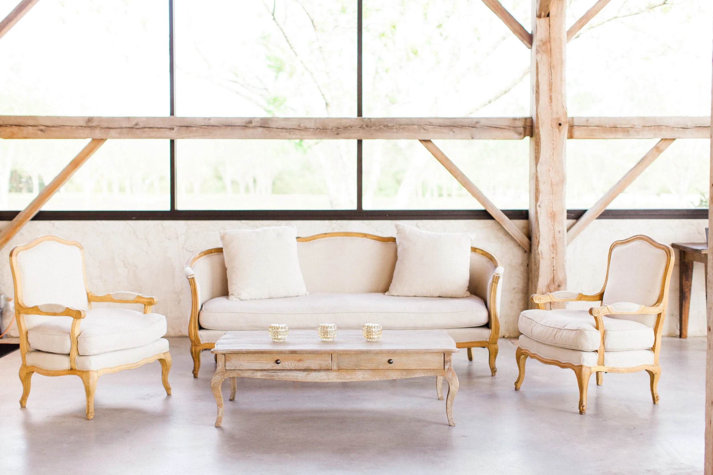 Seating Arrangement Chandelier Grove.jpg