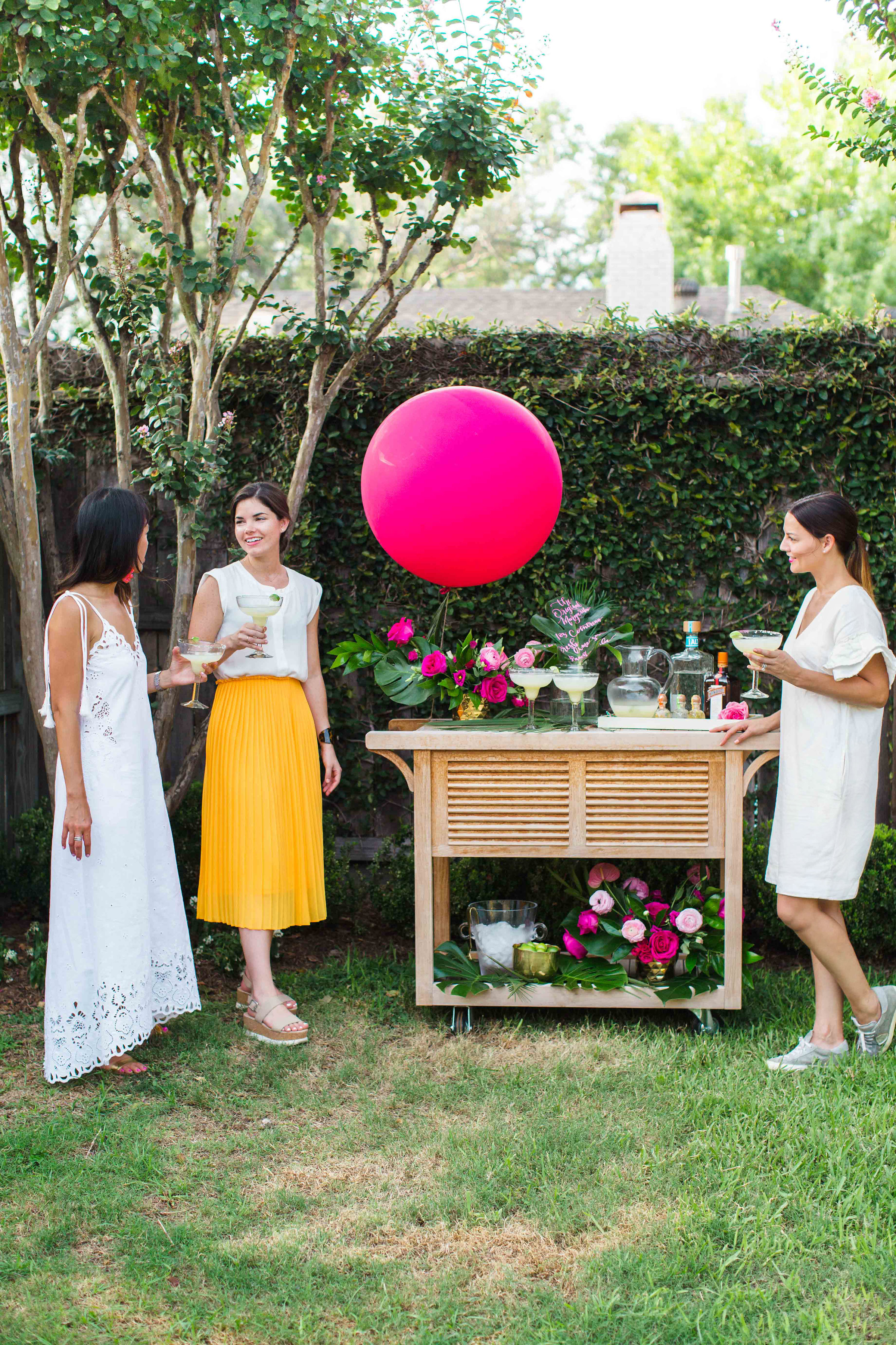 house-of-harper-summer-party-cointreau-florals-by-maxit-flower-design