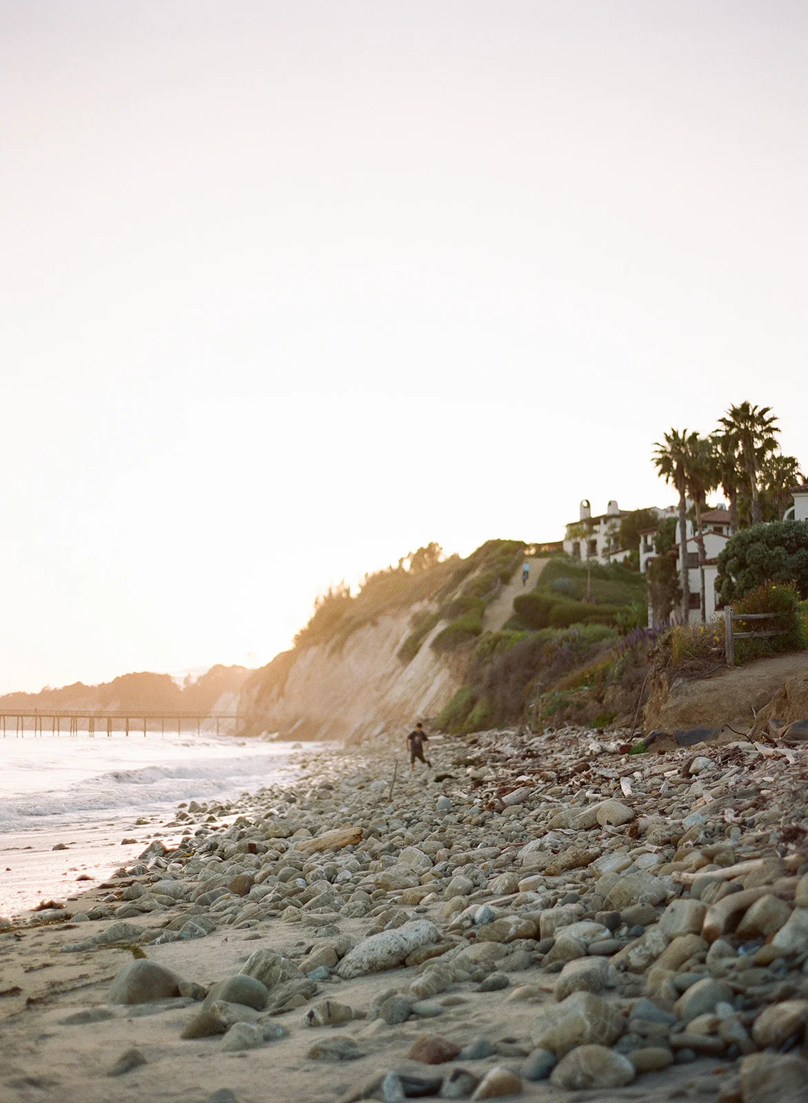 Beach-Wedding-Stylist-Maxit-Cliff-Side.jpg