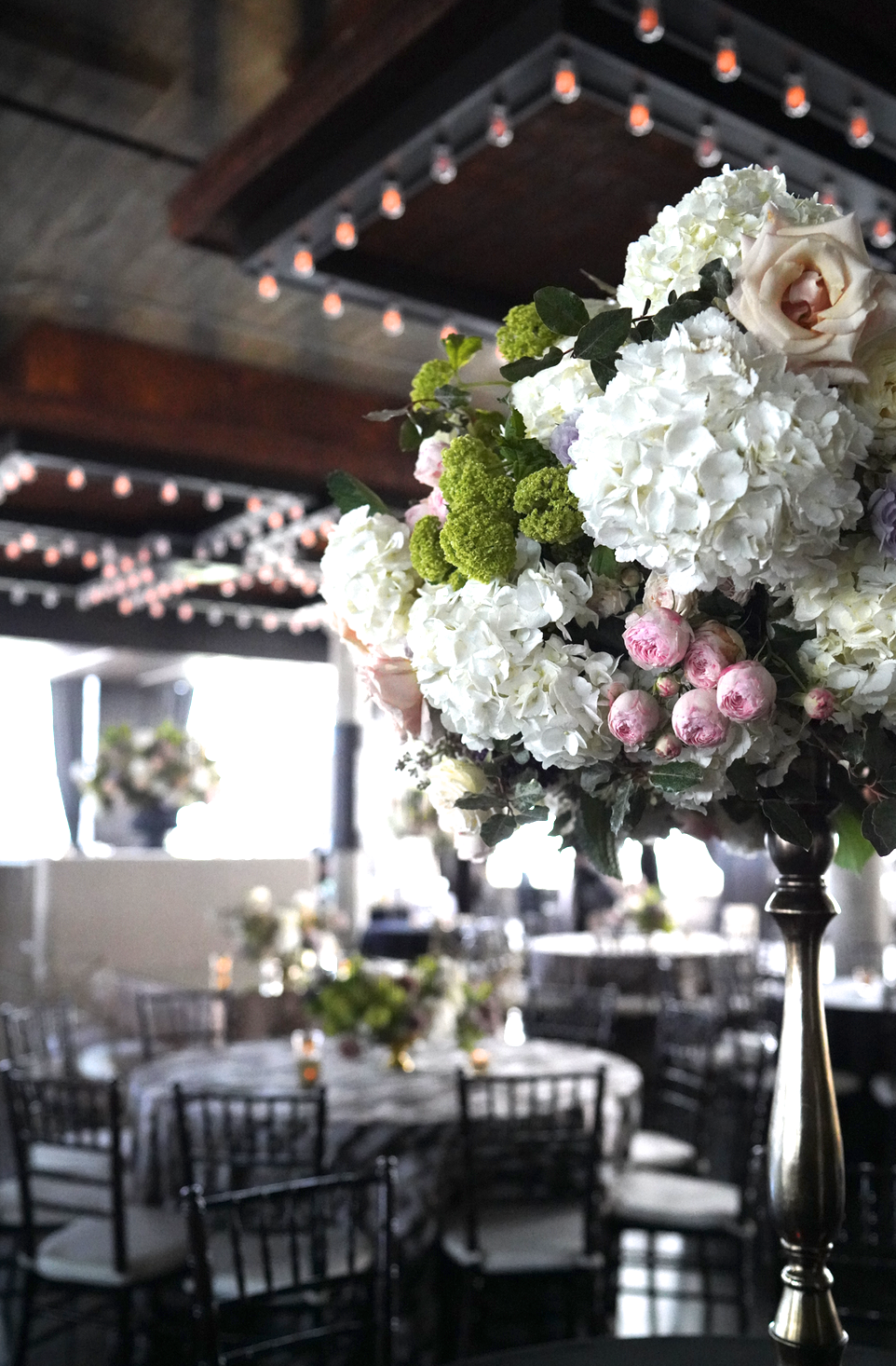 Astorian-Wedding-Flowers-Houston-Tall-Large-Arrangement.png