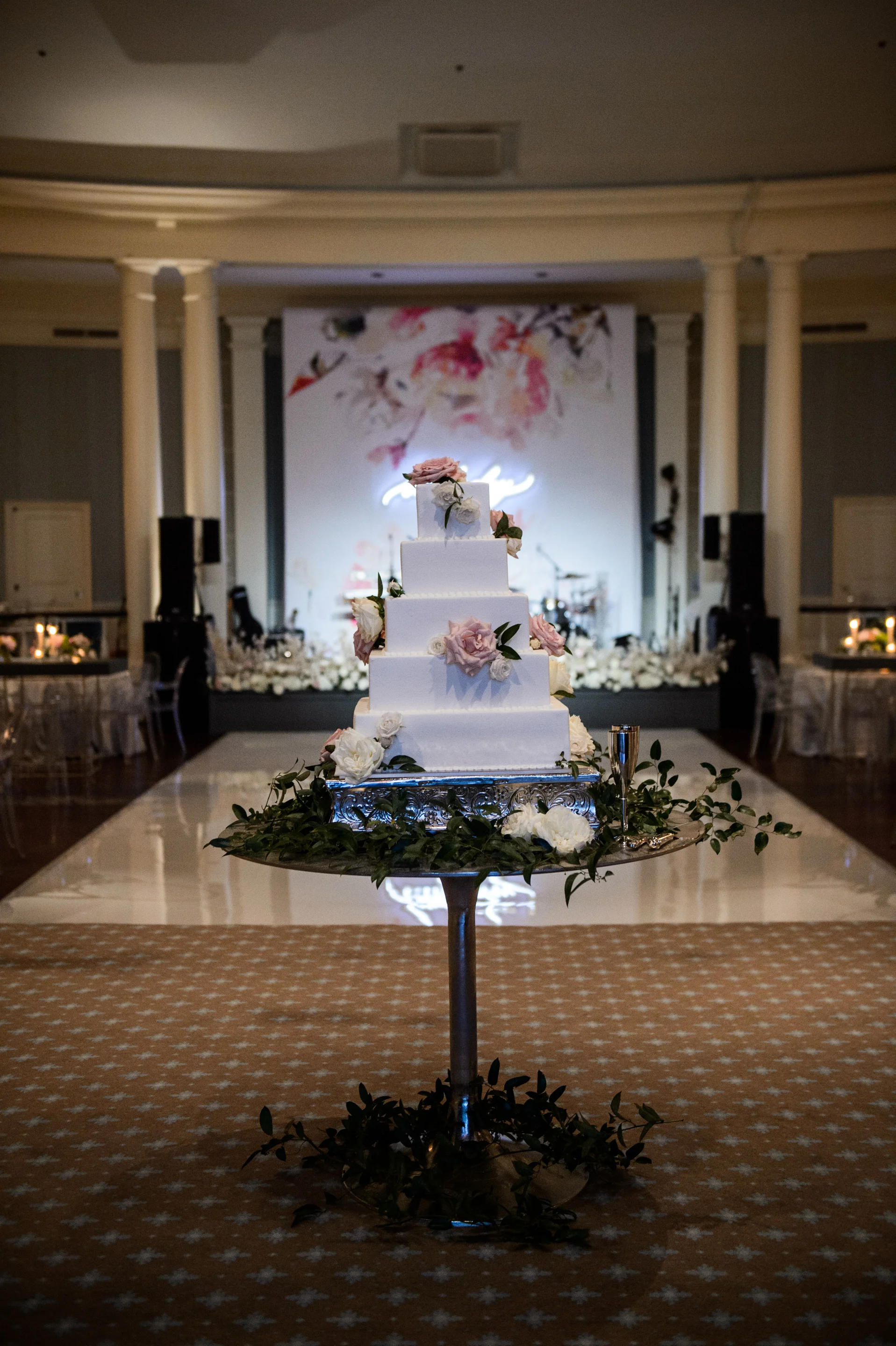 Cake_Backdrop_Details_Houston_wedding_Flowers.jpg