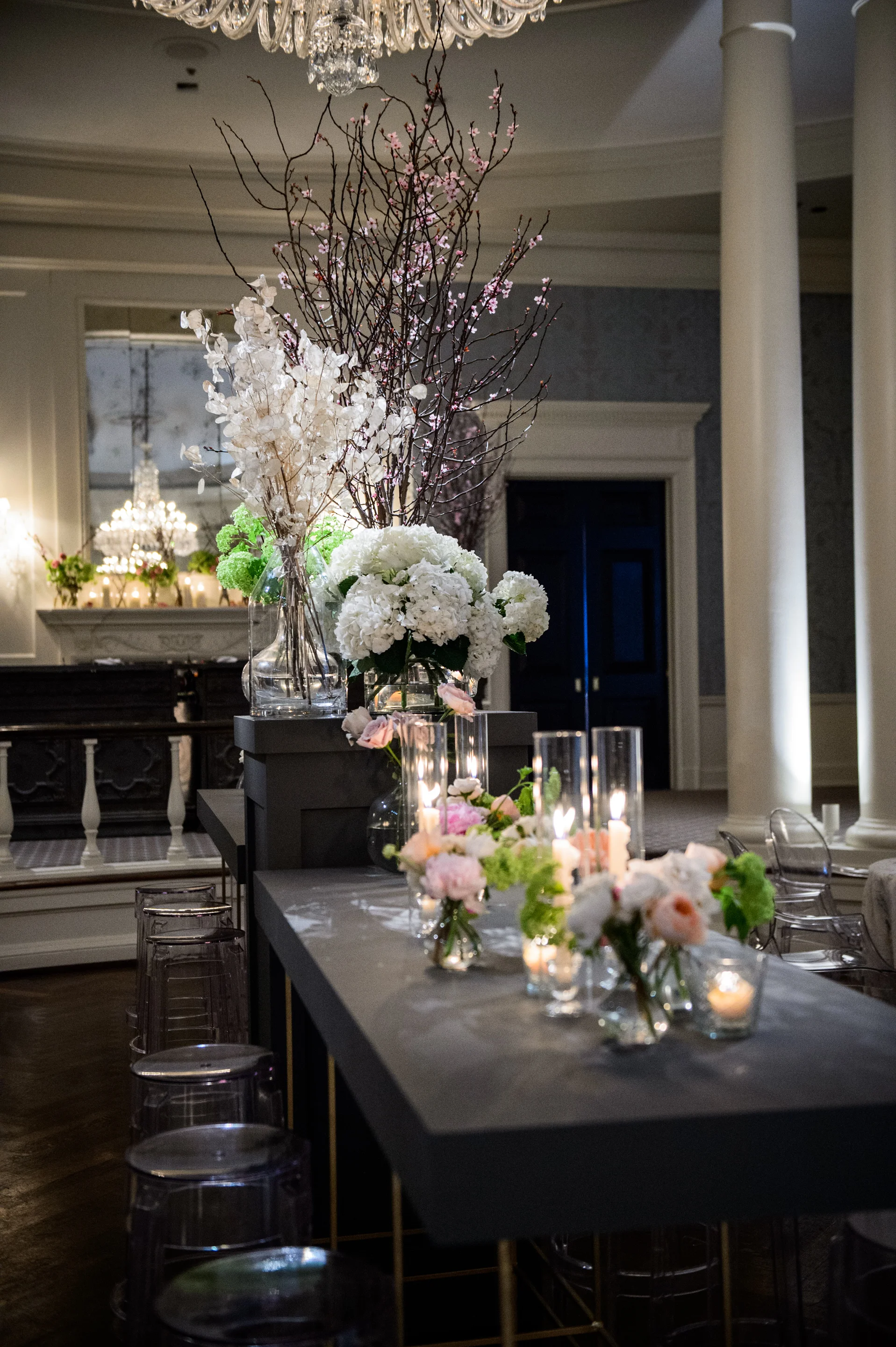 Communal_Bar_High_Flowers_Maxit.jpg