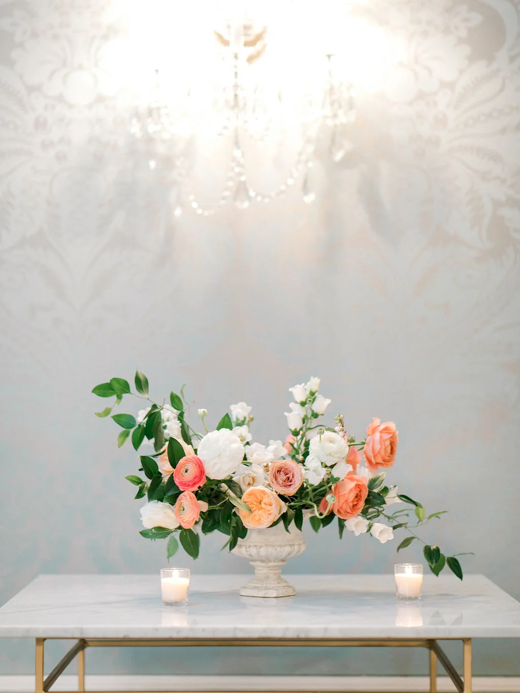 small-urn-arrangement-houston-wedding-flowers.jpg