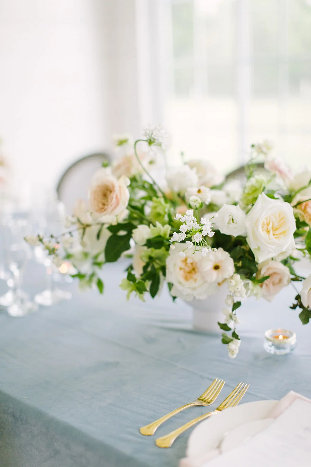 Centerpiece-Houston-Wedding-Flower-White-Blush.jpg