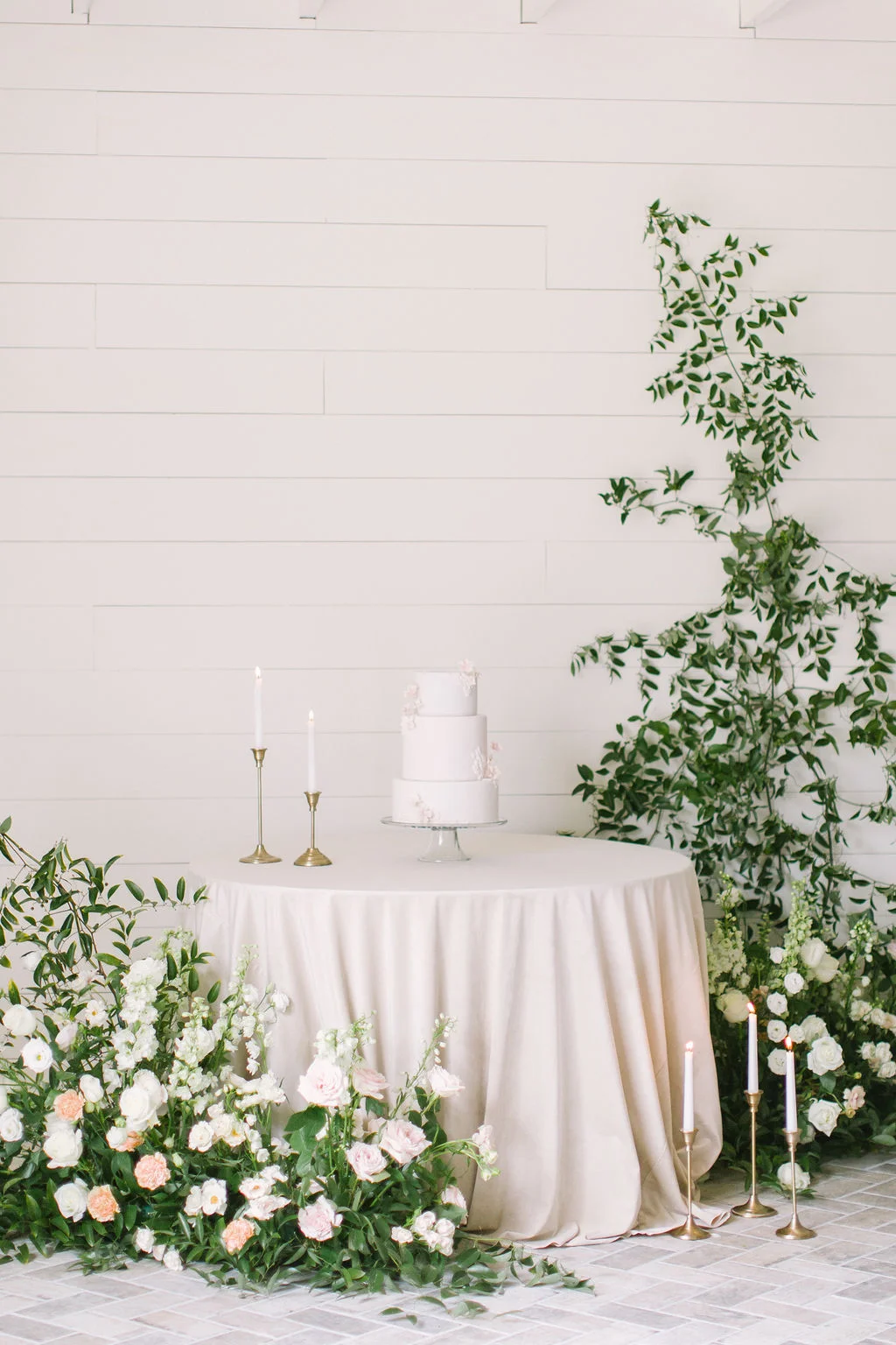Cake-Flower-Installation-Houston-Wedding.jpg