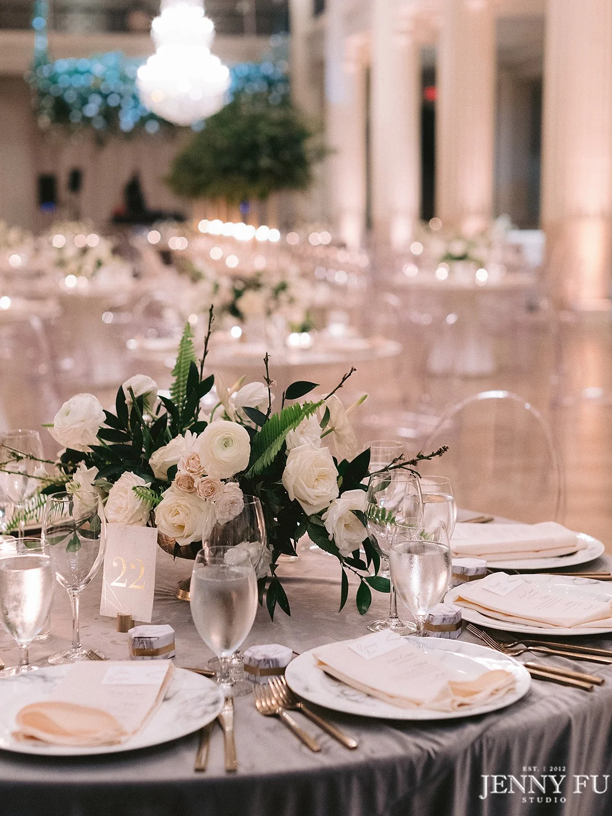 Centerpiece_Carylic_Chairs_Houston.jpg