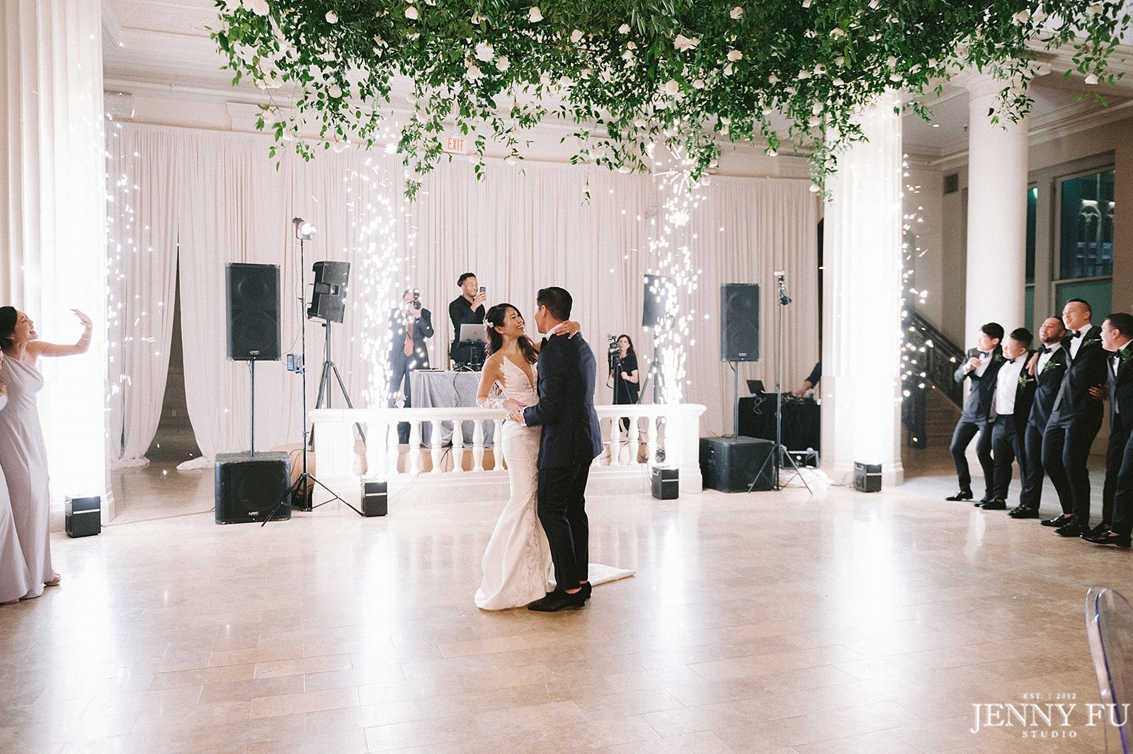 Sparklers_Houston_Wedding_Maxit_Wedding_Dance_Floor.jpg