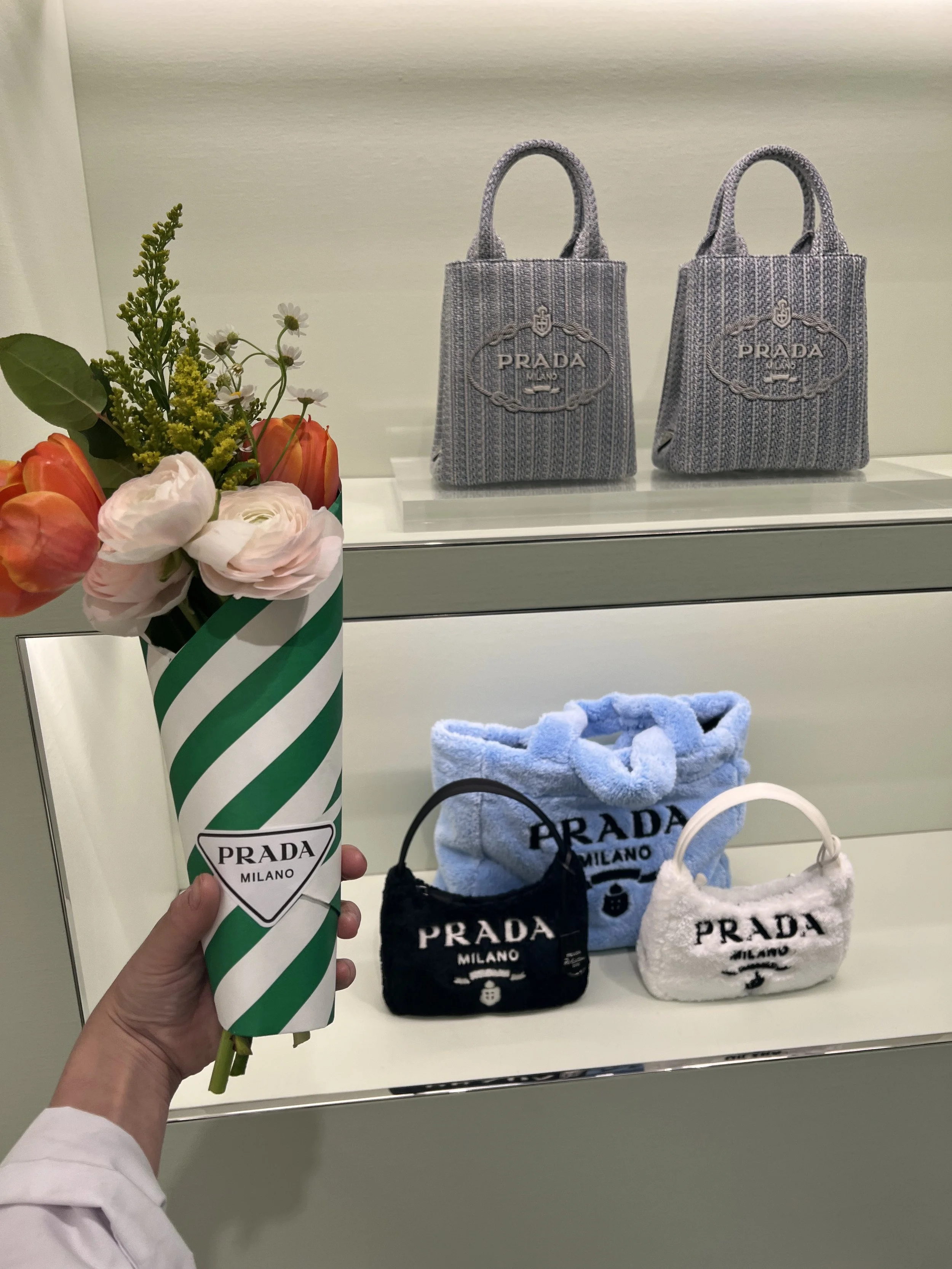 prada-event-coporate-flowers.jpeg