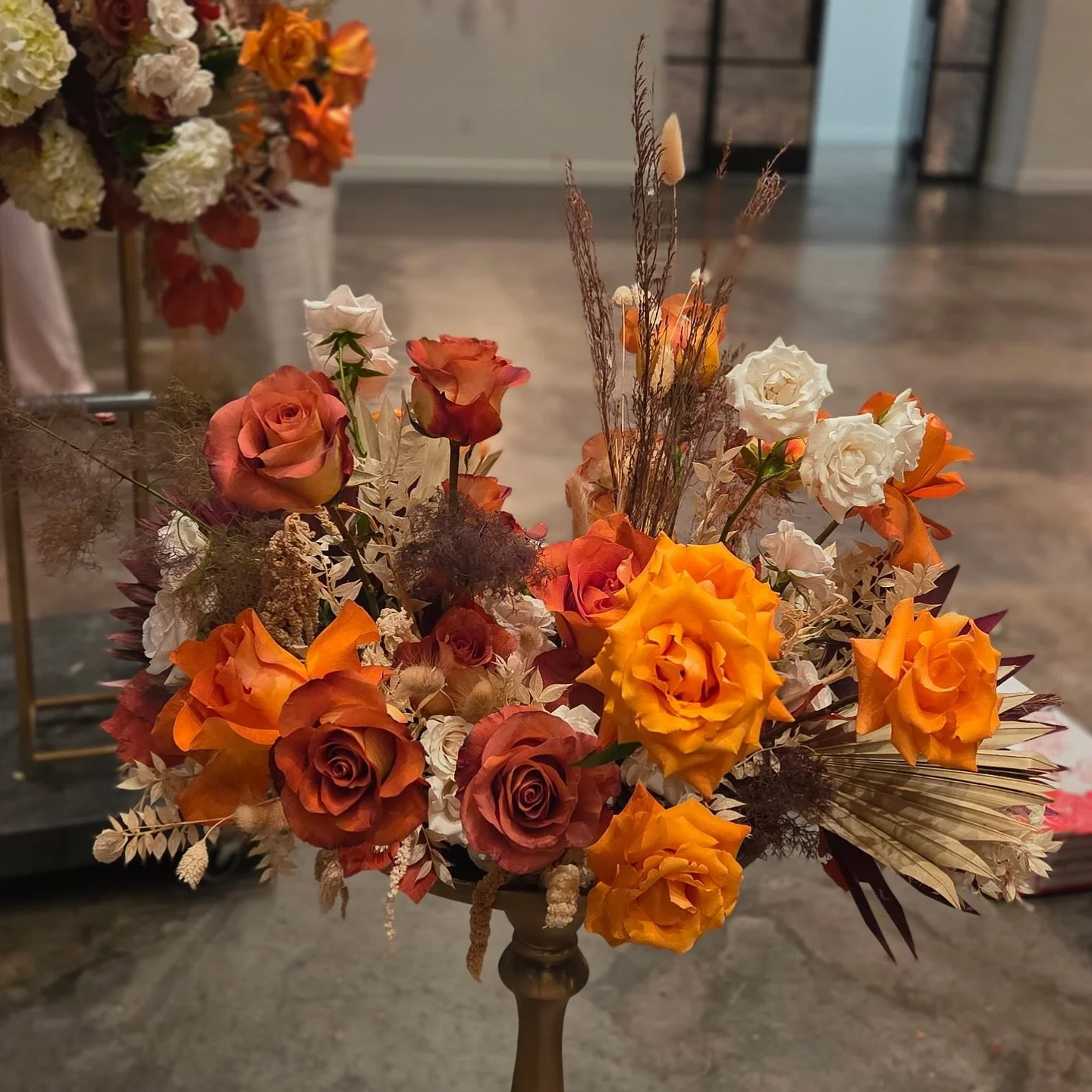 Exquisite Fall florals for a corporate event with @carnival !🍂

#corporateflorals #corporateflorist #houstoncorporateevents #houstoncorporateflorist #houstonfloraldesigner #fallflowerarrangement #corporatefallevent