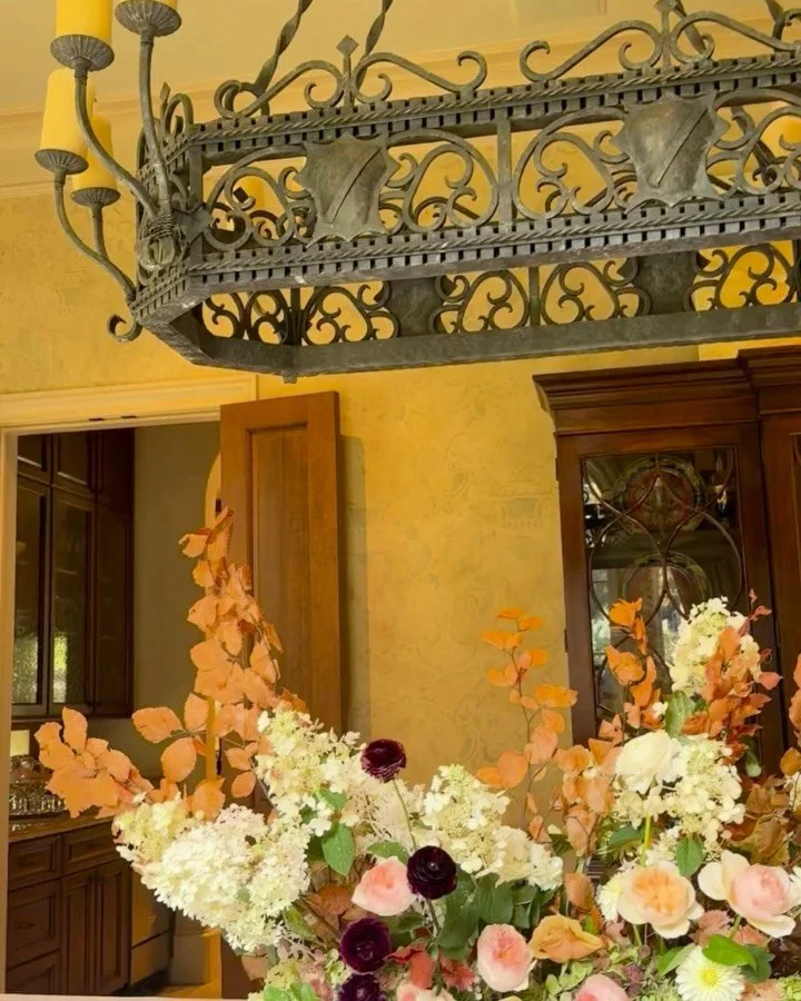 Beautiful Thanksgiving florals by our talented team at Maxit Flower Design 🍁🍂

#florals #thanksgivingflorals #houstonfloraldesign