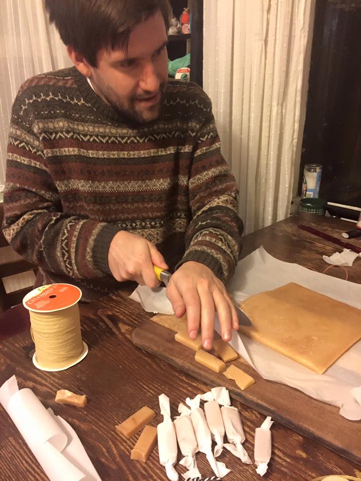 It's crazy how the caramel just sets, and then you cut it with a knife. I mean ... isn't it a beautiful thing to look a
