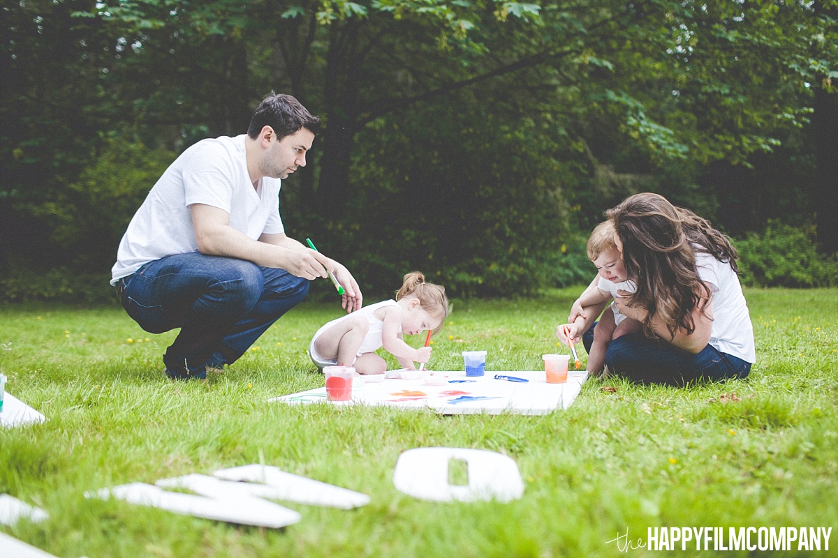 Finger painting at the open field - the Happy Film Company - Seattle Family Photos