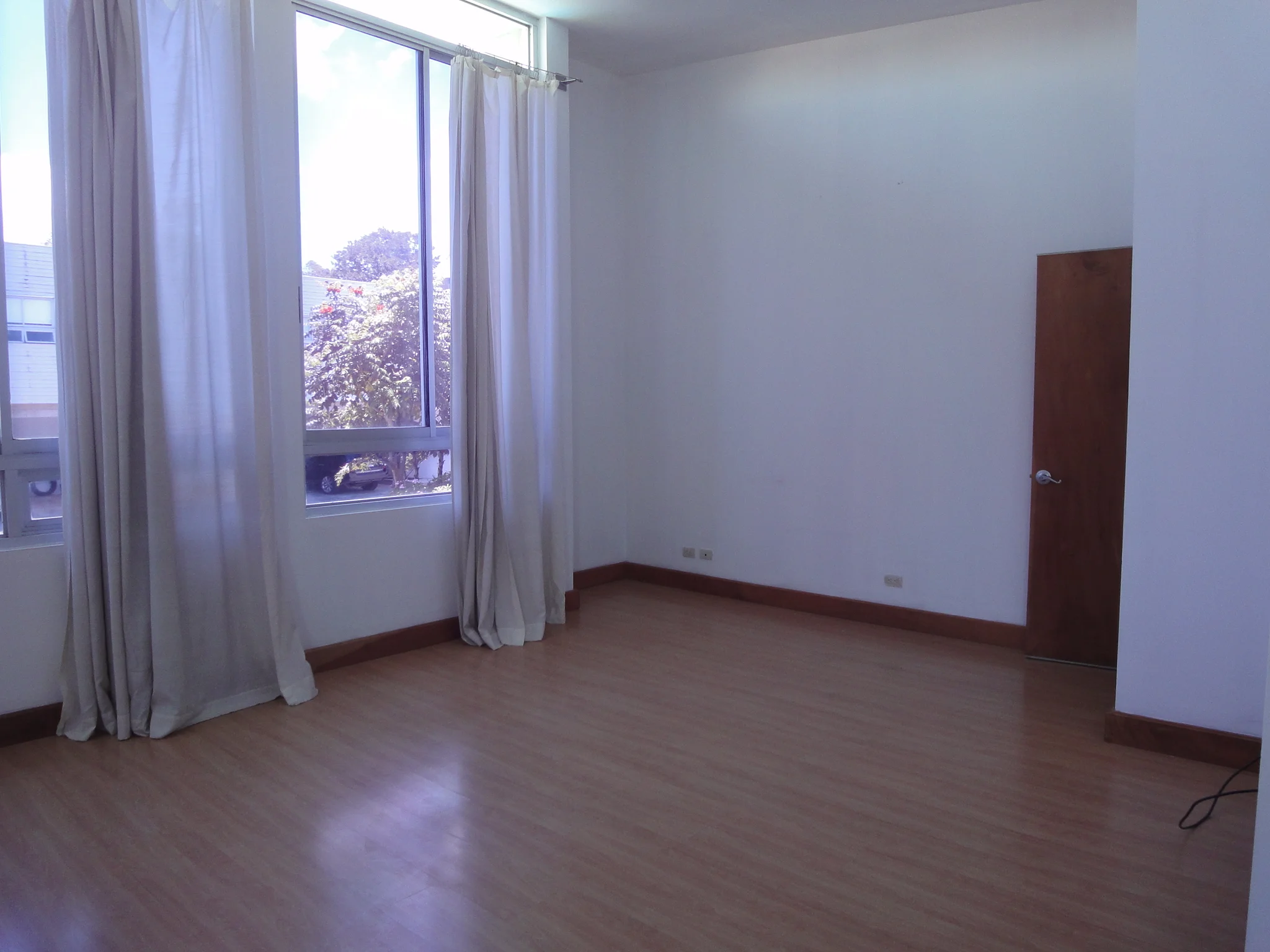 Renta o Venta de condominio en Escazu $900/ $120,000