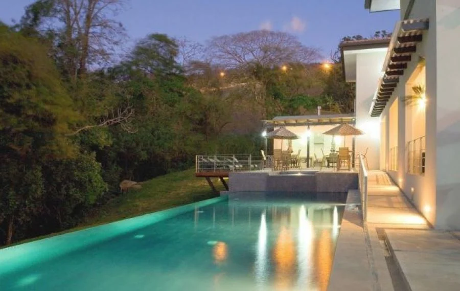 Hermoso lote en venta en Cerro Colon $150,000