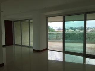 Se vende un condominio de lujo en el complejo de Central Park $850.000