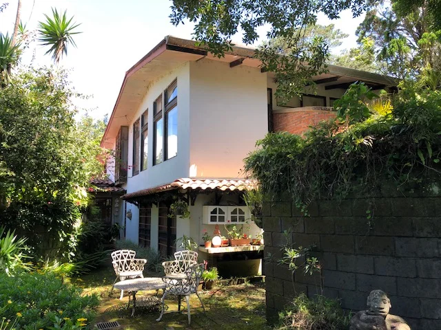 Se vende una casa Frente Bosque la Hoja, San Rafael de Heredia