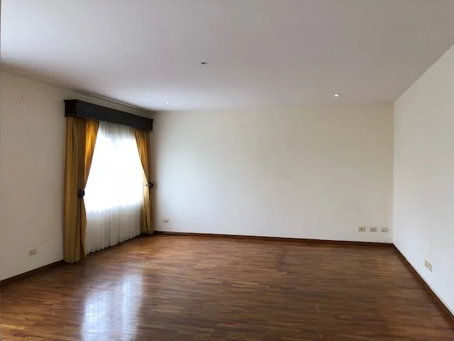 Se vende una casa en condominio en Guachipelin de Escazu $290,000