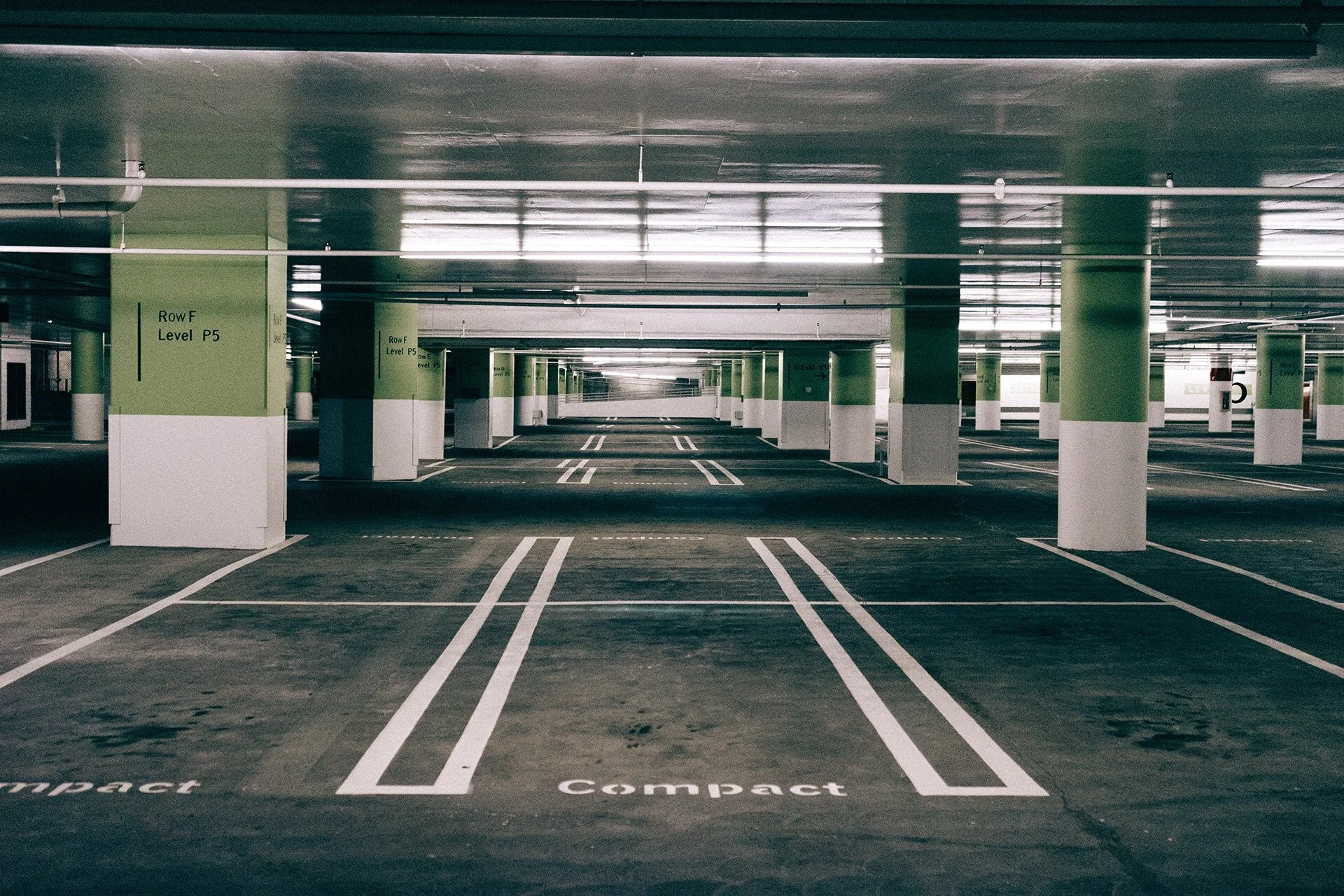 multi-storey-car-park-parking-6517.jpg