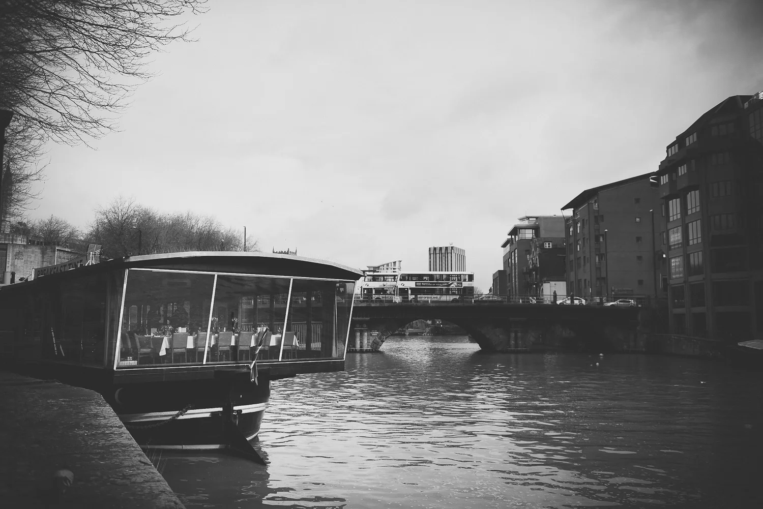 Glassboat-bristol-wedding-photography-6.jpg